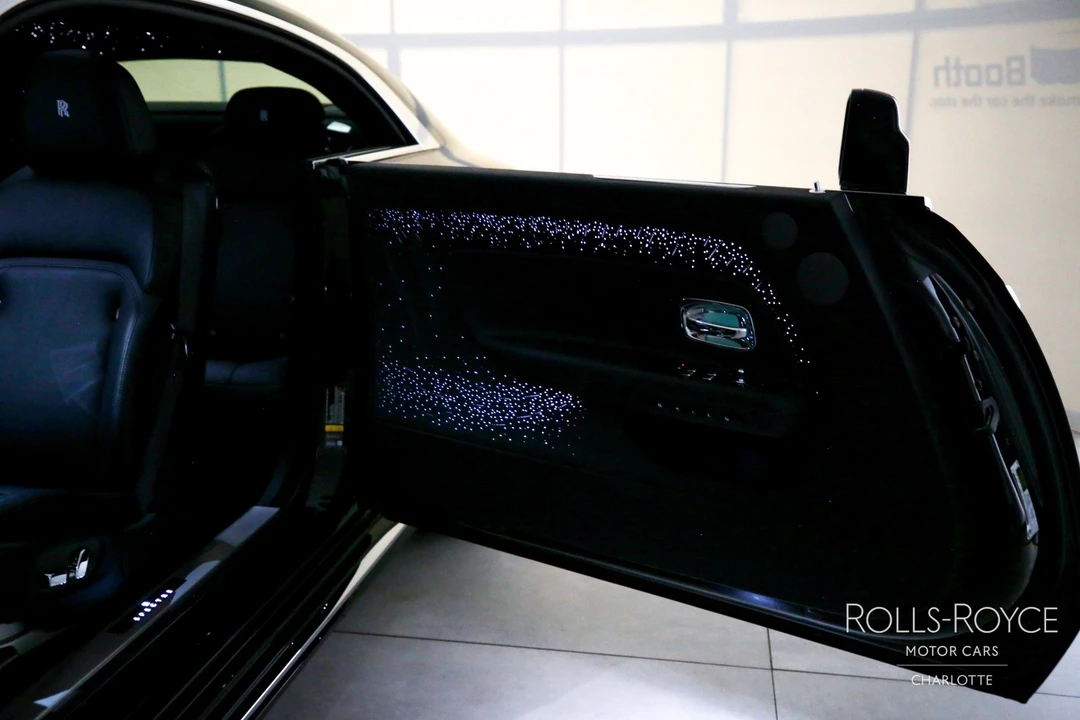 2025 Rolls-Royce Spectre - Image 30 of 31