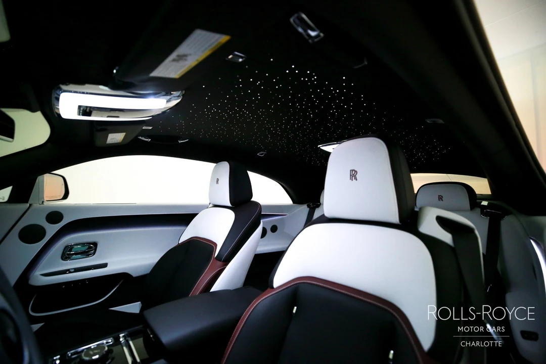 2025 Rolls-Royce Spectre - Image 12 of 31