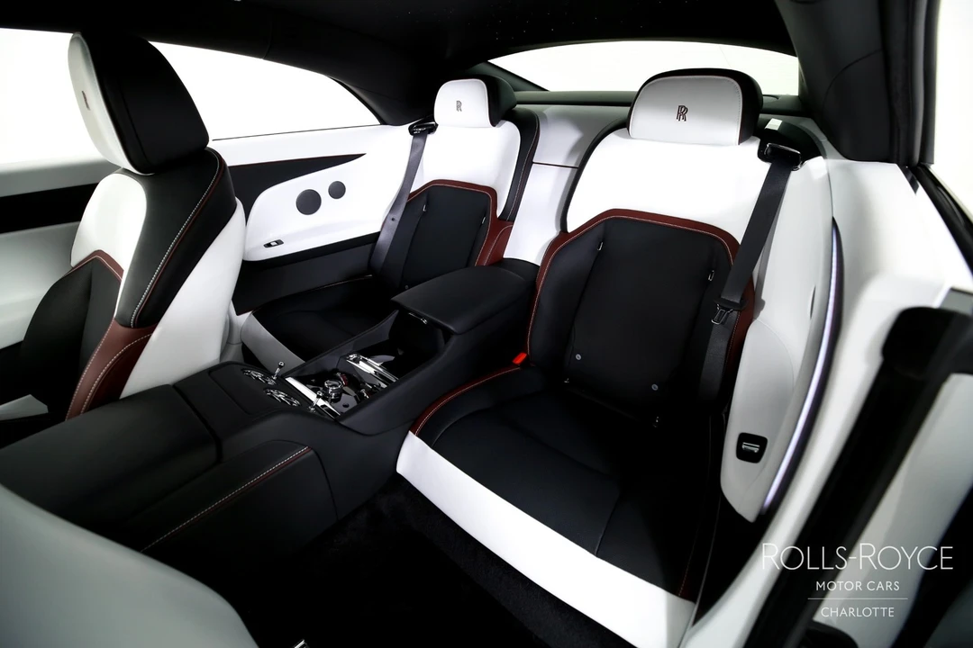 2025 Rolls-Royce Spectre - Image 18 of 31