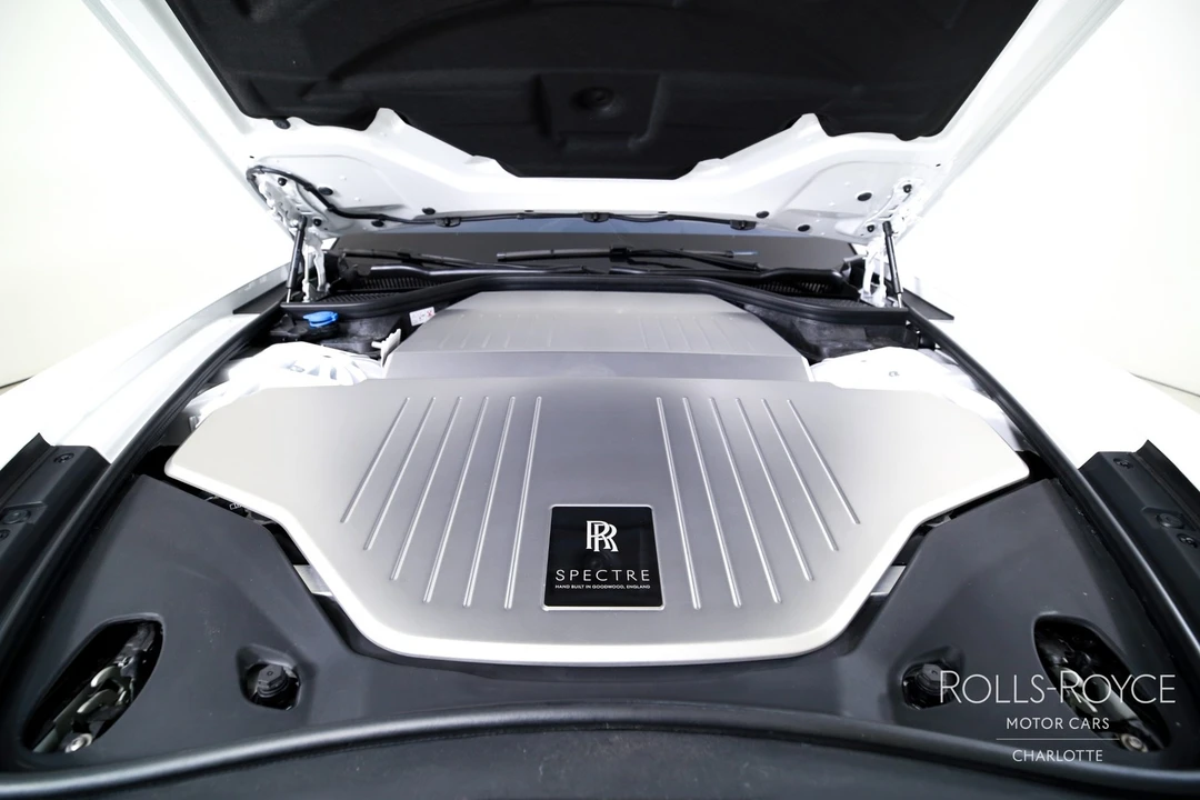 2025 Rolls-Royce Spectre - Image 30 of 31