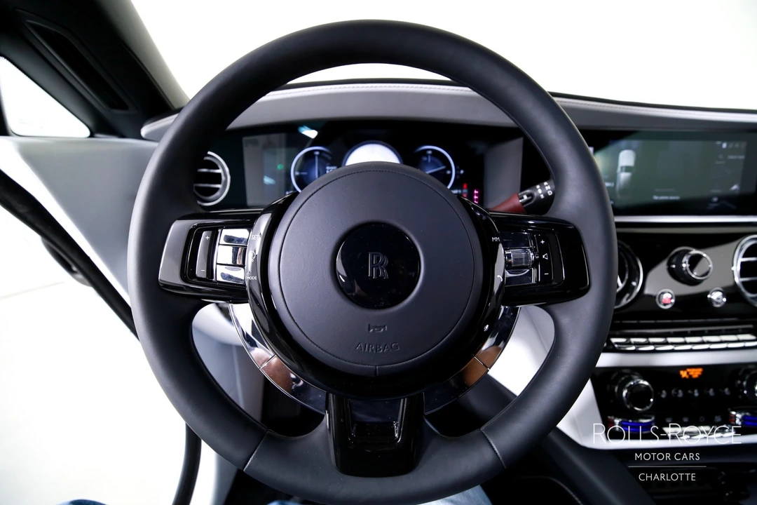 2025 Rolls-Royce Spectre - Image 15 of 31