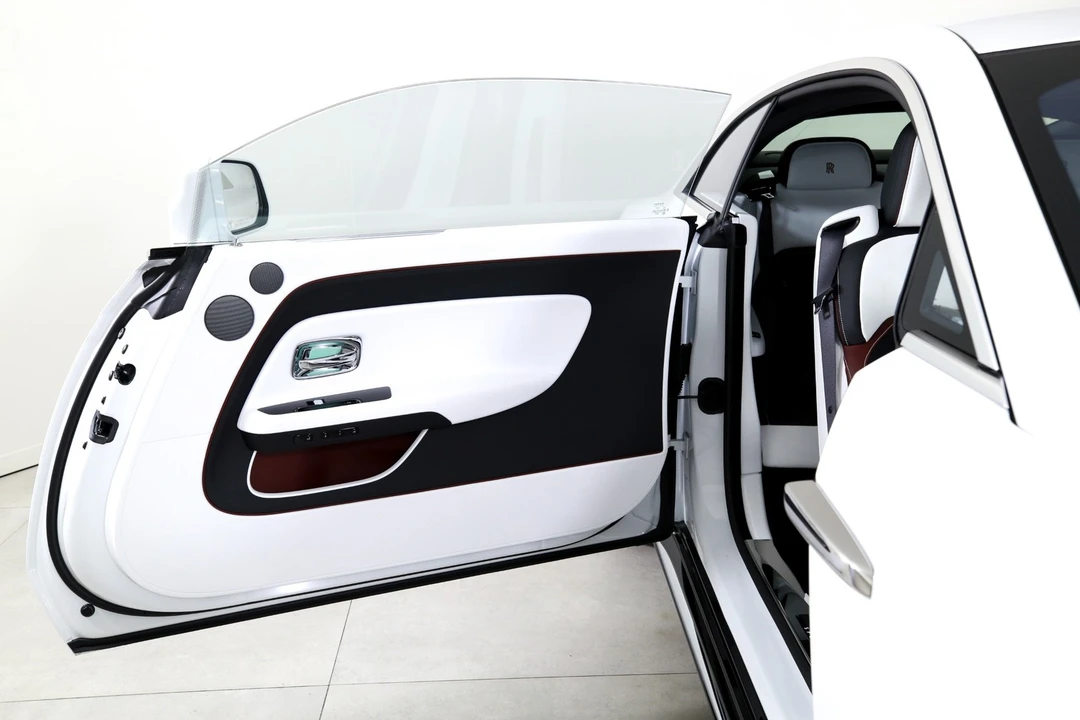 2025 Rolls-Royce Spectre - Image 23 of 31