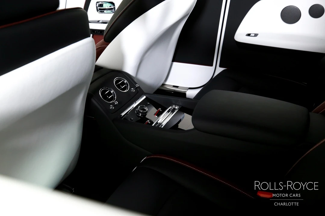 2025 Rolls-Royce Spectre - Image 19 of 31