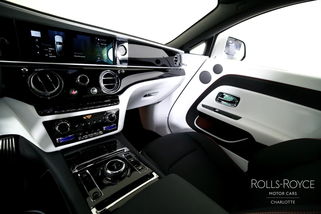 2025 Rolls-Royce Spectre - Image 16 of 31