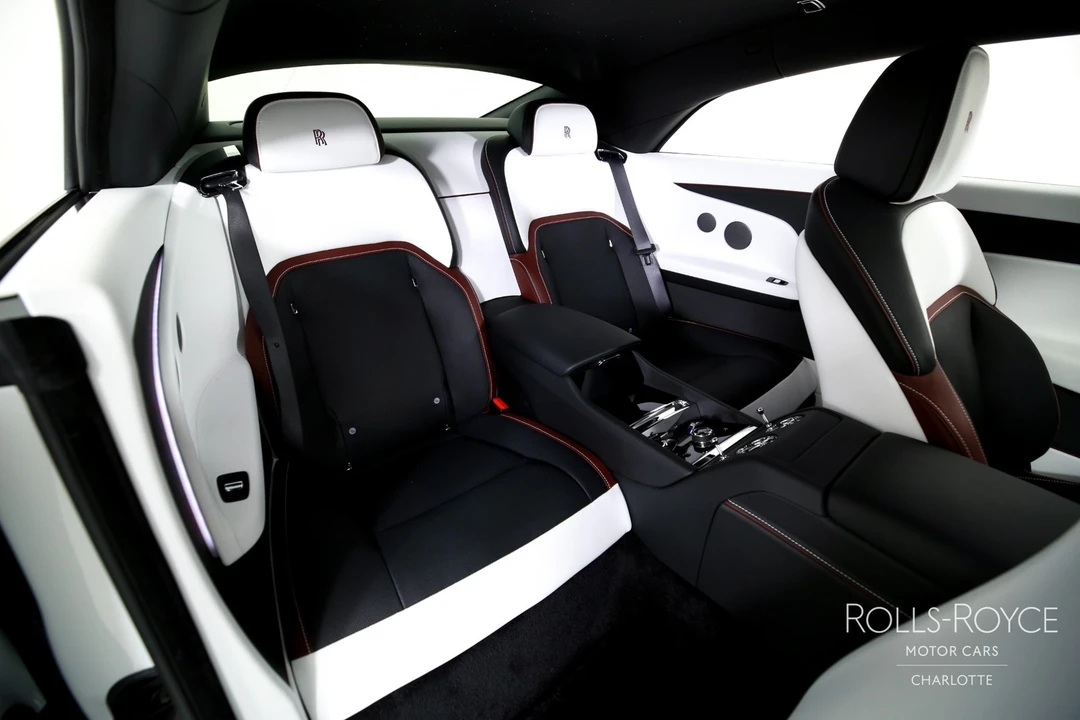 2025 Rolls-Royce Spectre - Image 27 of 31