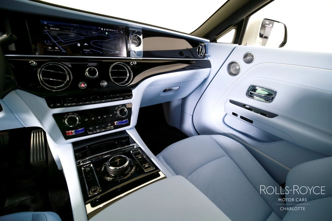 2025 Rolls-Royce Spectre - Image 16 of 21