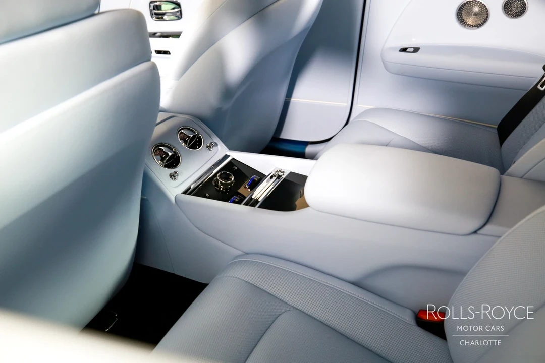 2025 Rolls-Royce Spectre - Image 19 of 21