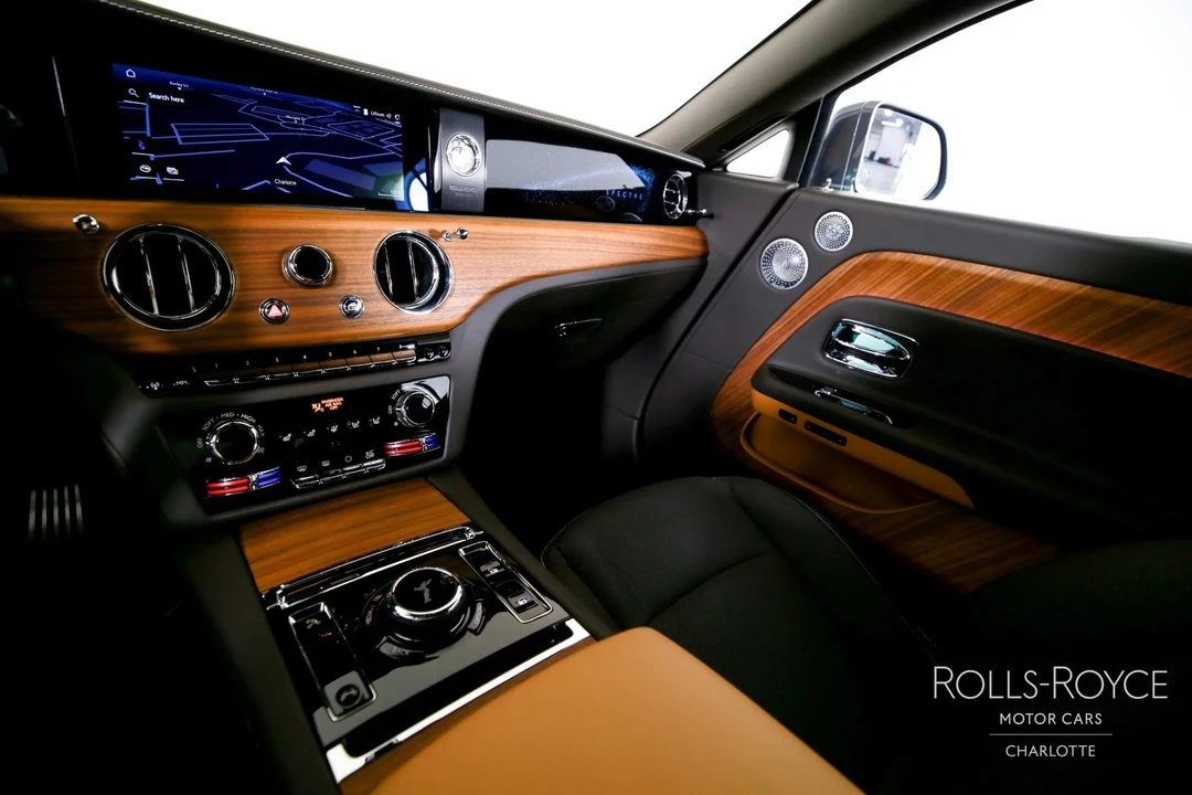 2025 Rolls-Royce Spectre - Image 16 of 21