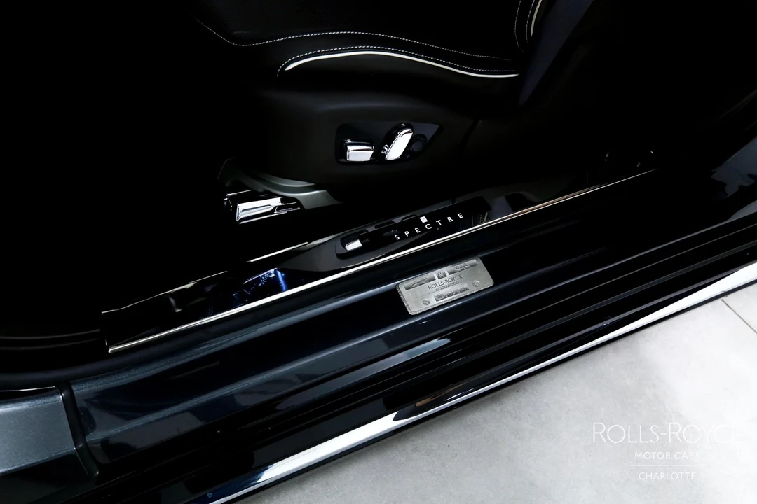 2025 Rolls-Royce Spectre - Image 20 of 21