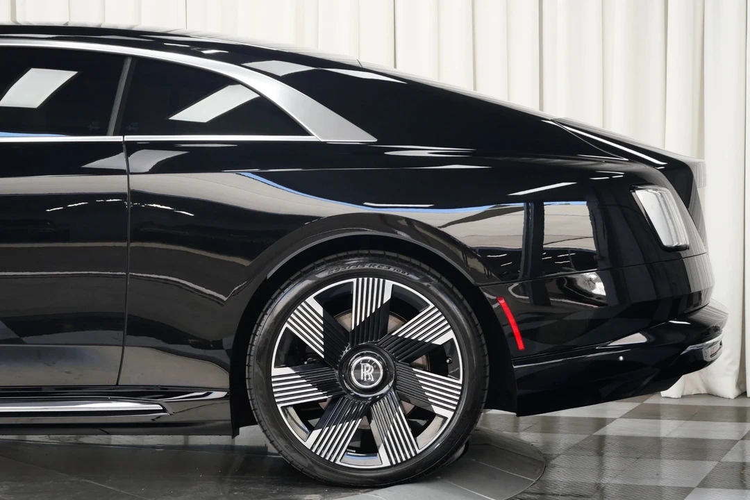 2025 Rolls-Royce Spectre - Image 11 of 21
