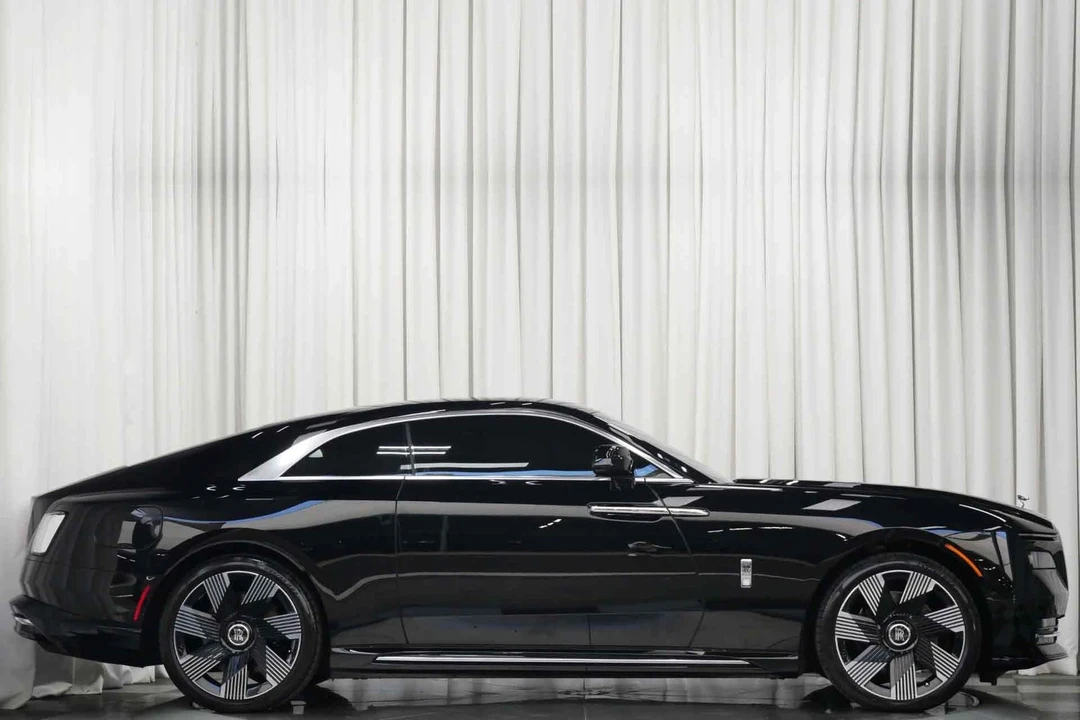 2025 Rolls-Royce Spectre - Image 2 of 21
