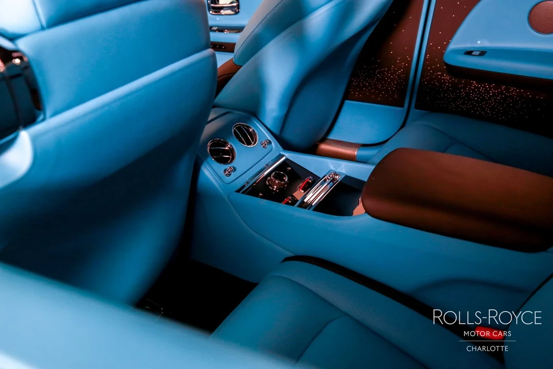2025 Rolls-Royce Spectre - Image 20 of 21
