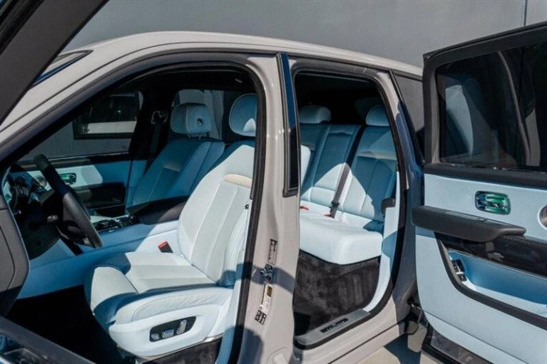 2025 Rolls-Royce Cullinan Black Badge - Image 12 of 19