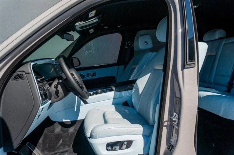 2025 Rolls-Royce Cullinan Black Badge - Image 9 of 19