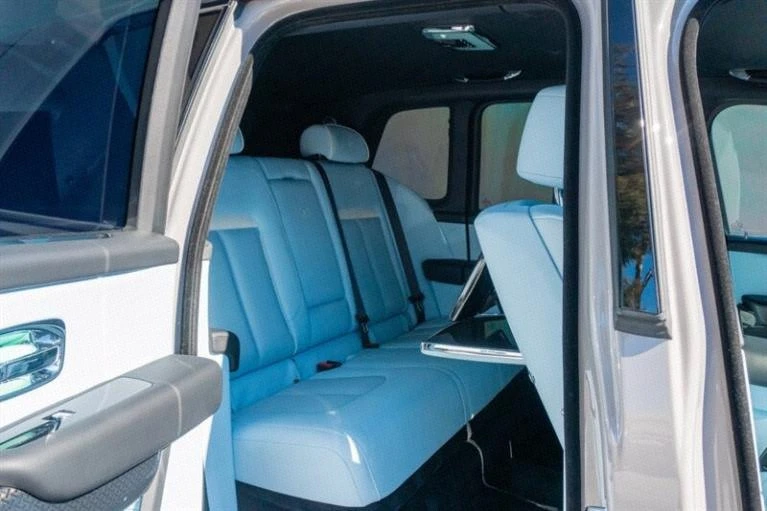 2025 Rolls-Royce Cullinan Black Badge - Image 18 of 19