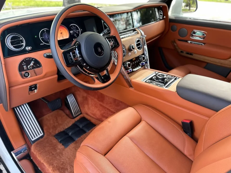 2025 Rolls-Royce Cullinan - Image 10 of 18