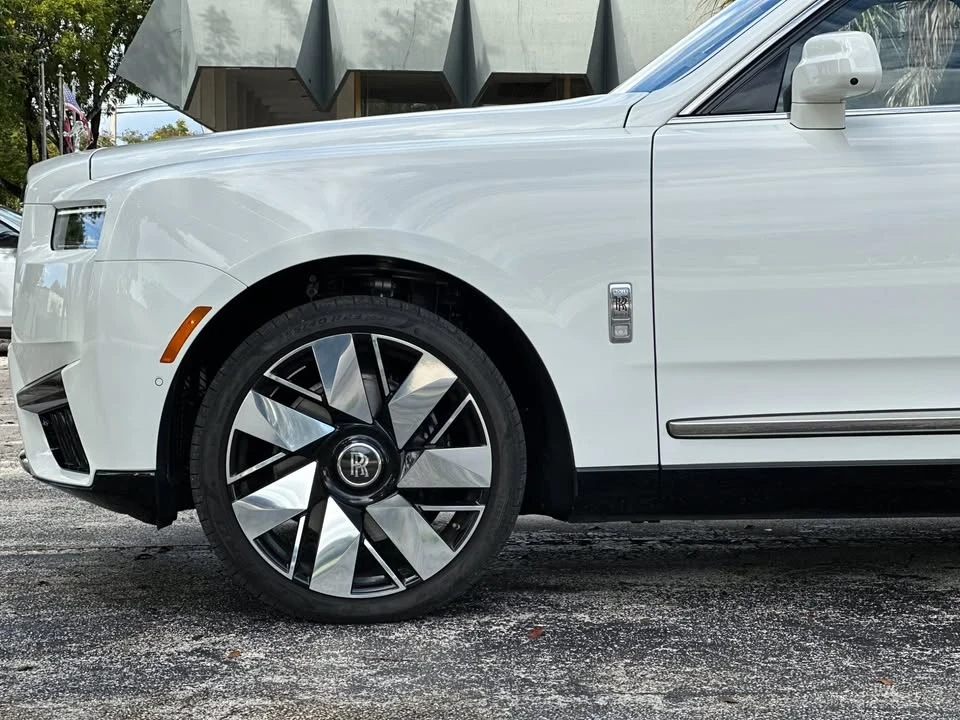 2025 Rolls-Royce Cullinan - Image 5 of 18
