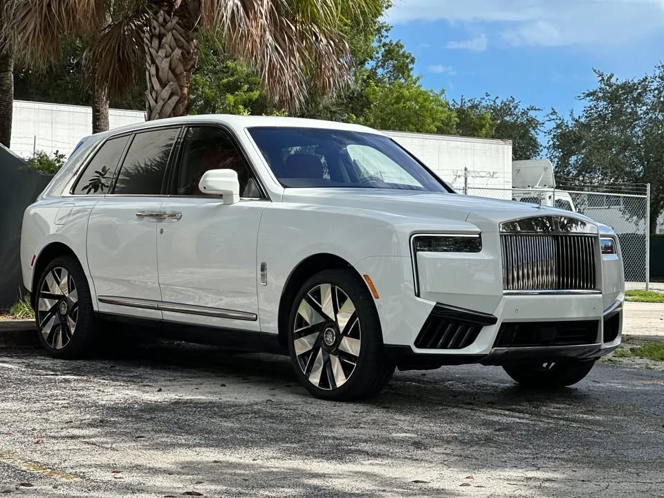 2025 Rolls-Royce Cullinan - Image 3 of 18
