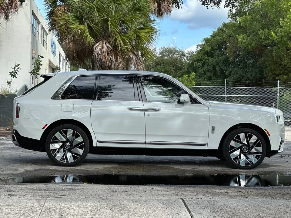 2025 Rolls-Royce Cullinan - Image 16 of 18