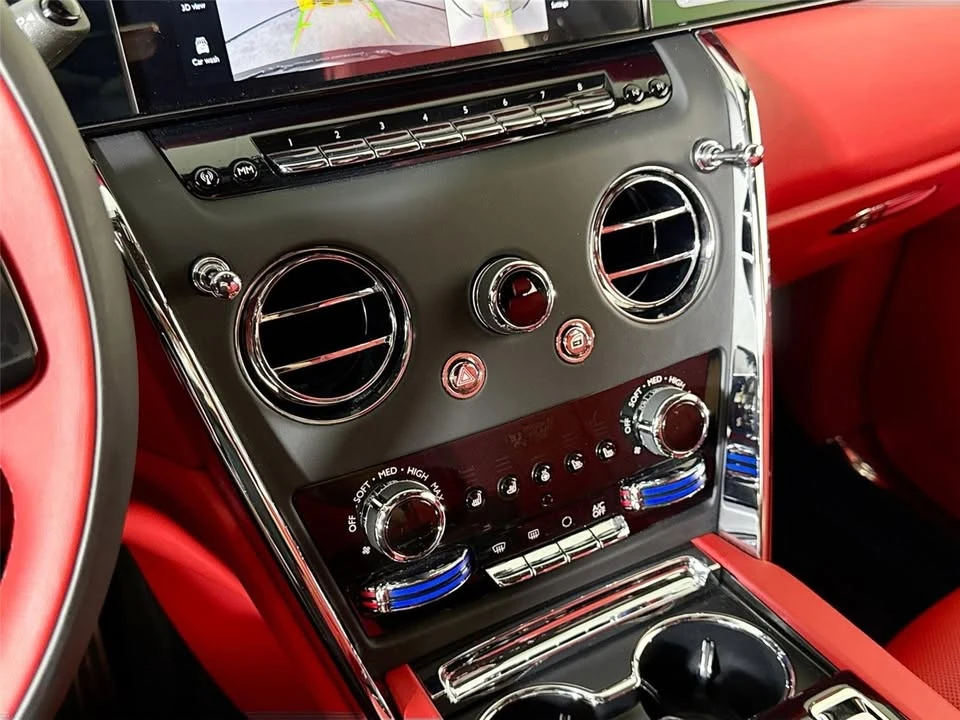 2025 Rolls-Royce Cullinan - Image 14 of 15