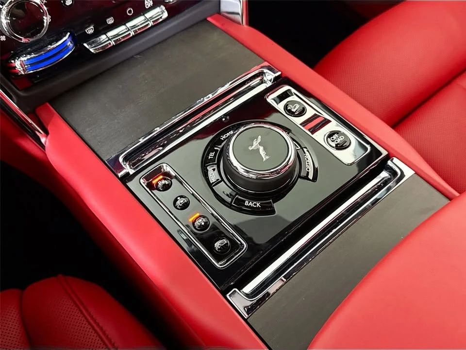 2025 Rolls-Royce Cullinan - Image 15 of 15