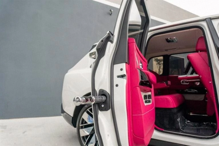 2025 Rolls-Royce Cullinan - Image 14 of 20