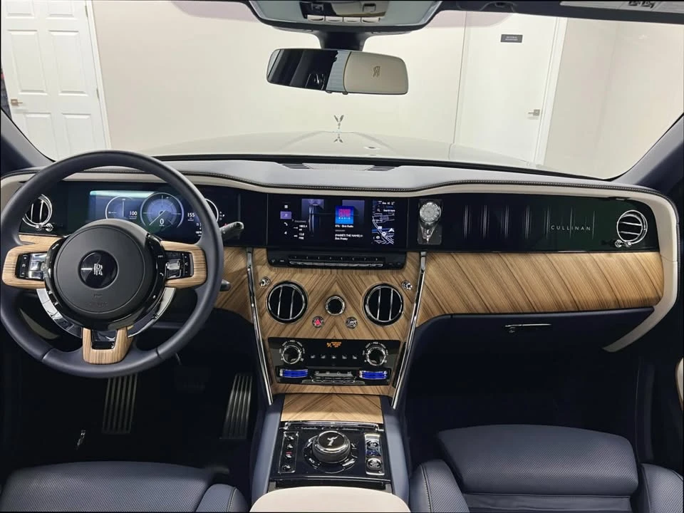 2025 Rolls-Royce Cullinan - Image 13 of 19