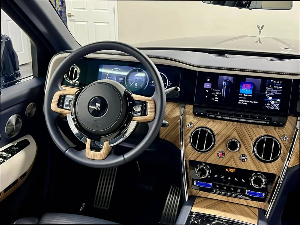 2025 Rolls-Royce Cullinan - Image 14 of 19