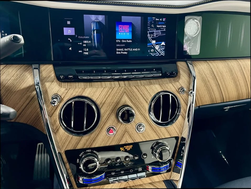 2025 Rolls-Royce Cullinan - Image 19 of 19