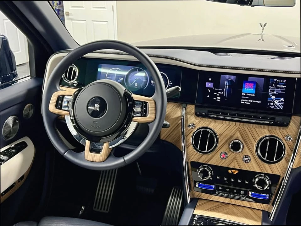 2025 Rolls-Royce Cullinan - Image 14 of 19