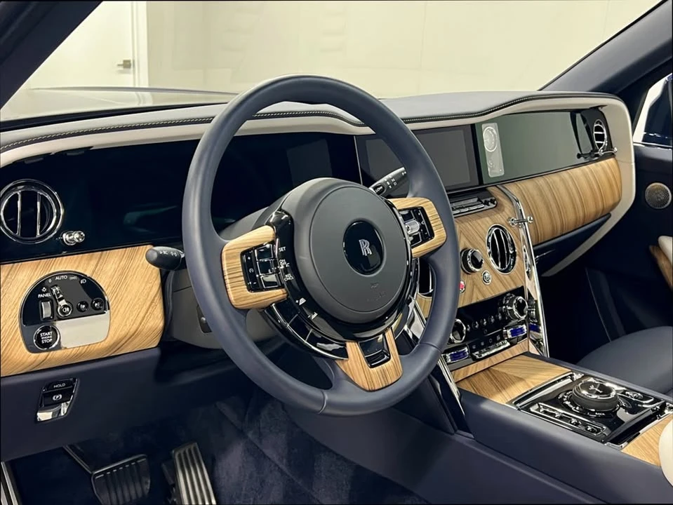 2025 Rolls-Royce Cullinan - Image 9 of 19