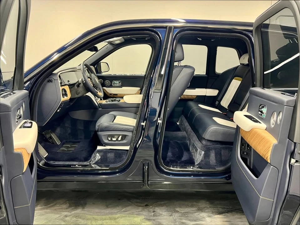 2025 Rolls-Royce Cullinan - Image 10 of 19