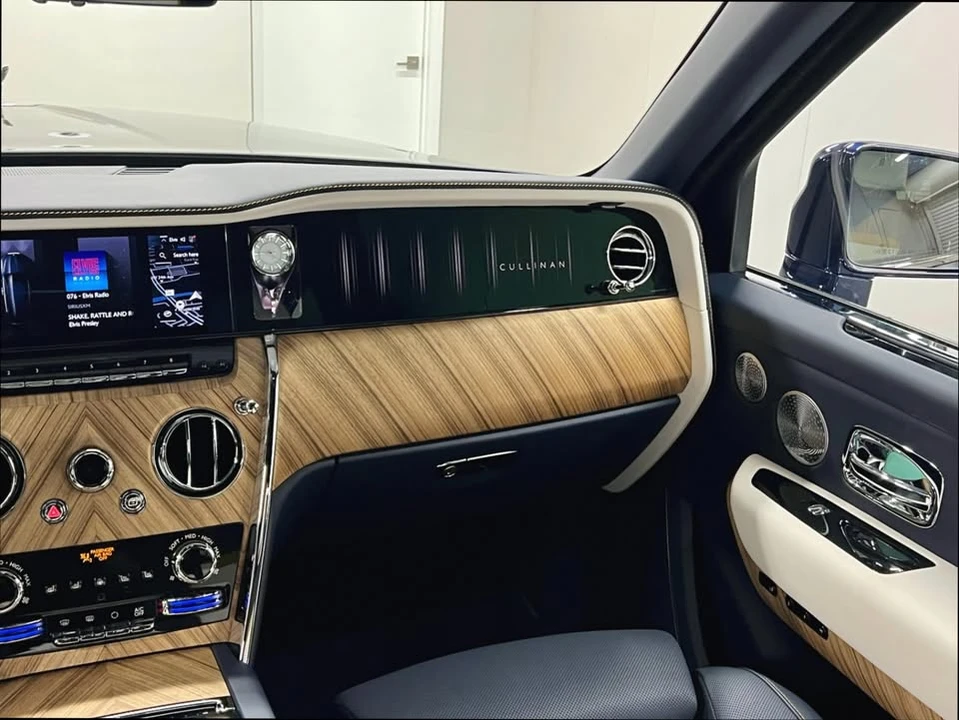 2025 Rolls-Royce Cullinan - Image 15 of 20