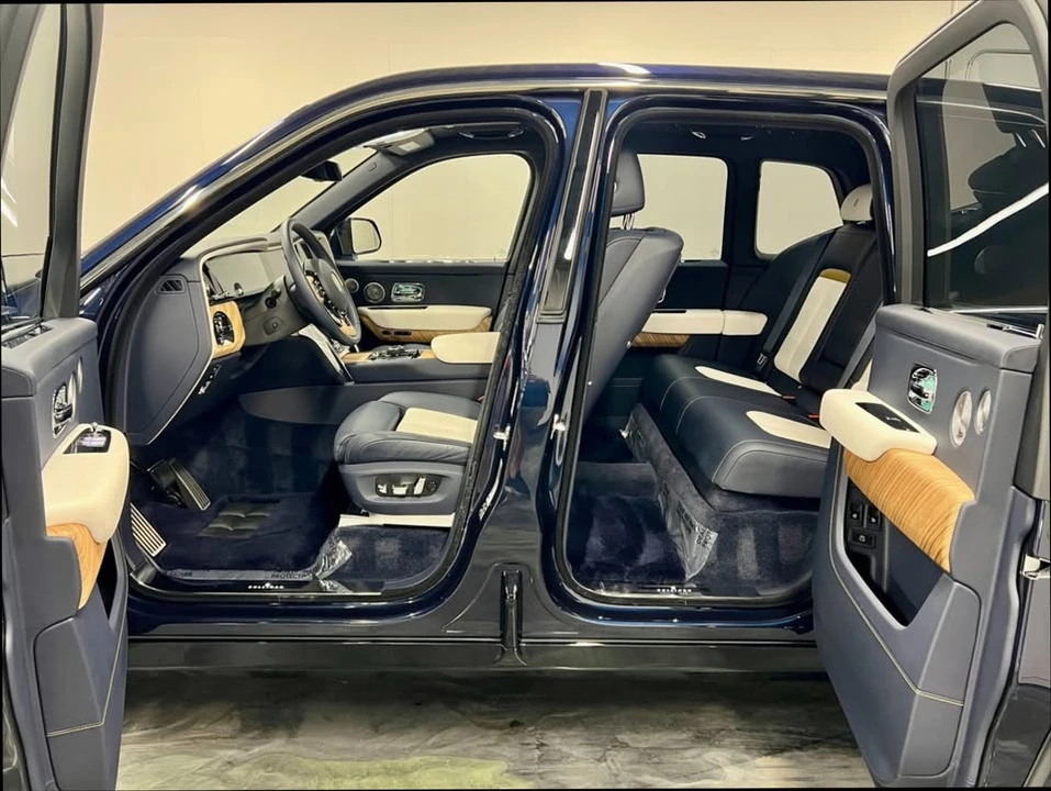 2025 Rolls-Royce Cullinan - Image 10 of 20