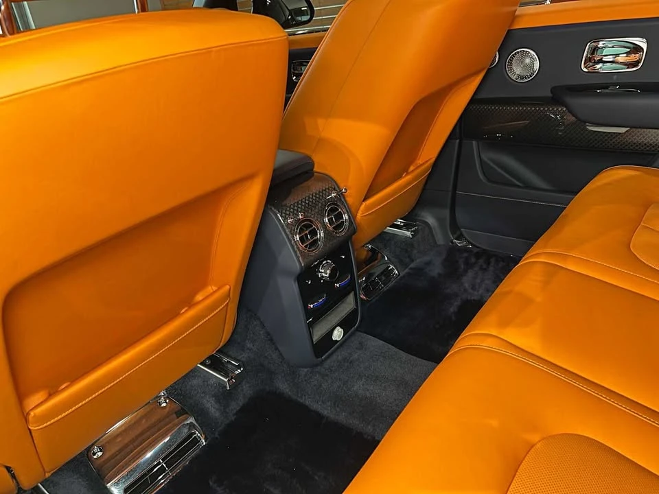 2025 Rolls-Royce Cullinan - Image 9 of 16