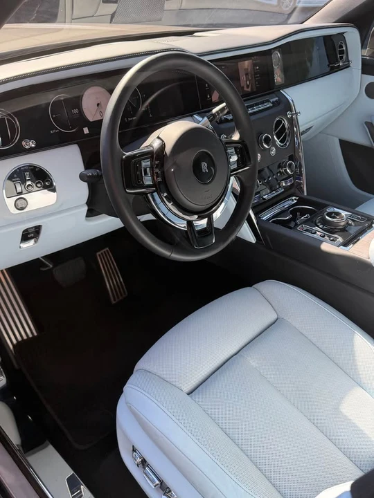 2025 Rolls-Royce Cullinan - Image 3 of 7