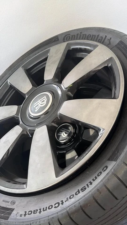 2025 Rolls-Royce Cullinan Black Badge - Image 2 of 3