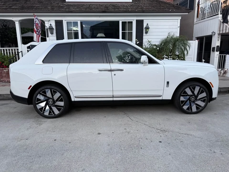 2025 Rolls-Royce Cullinan - Image 10 of 13