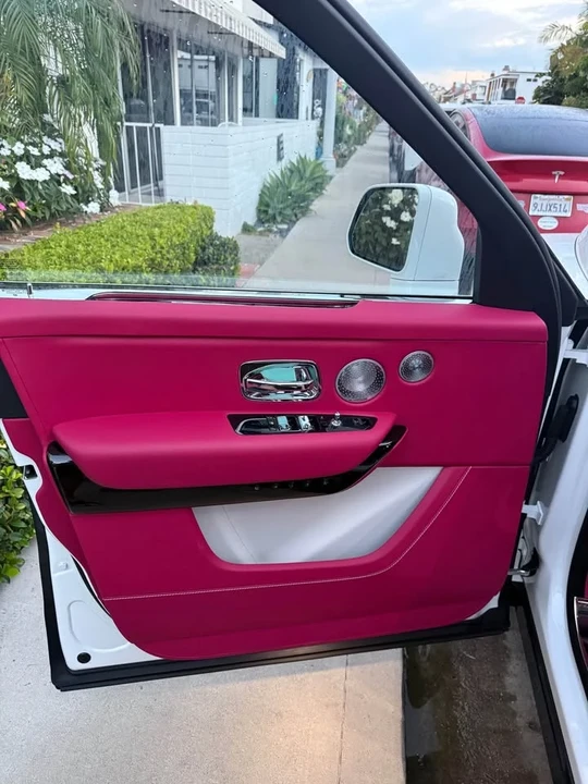 2025 Rolls-Royce Cullinan - Image 12 of 13