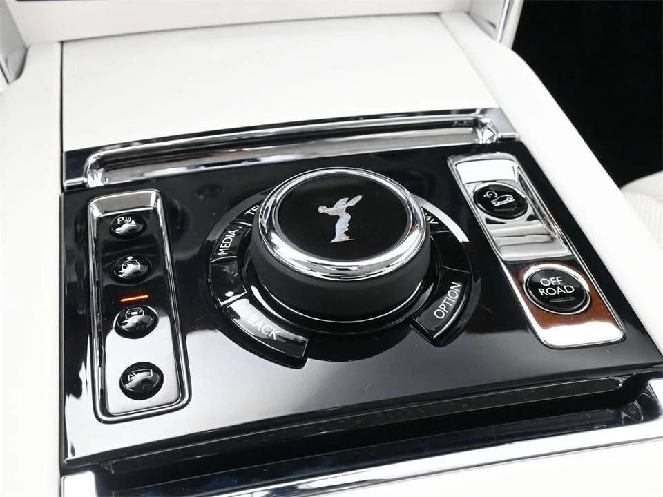 2025 Rolls-Royce Cullinan - Image 19 of 20