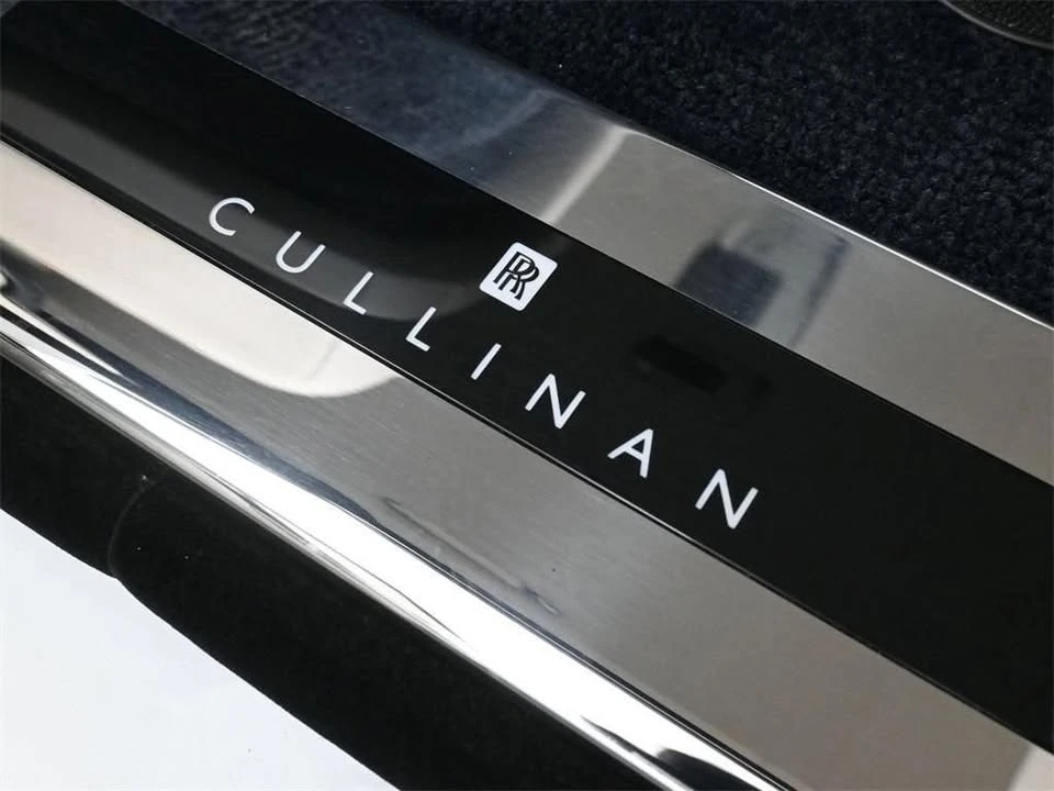 2025 Rolls-Royce Cullinan - Image 9 of 20