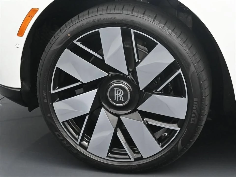 2025 Rolls-Royce Cullinan - Image 12 of 20