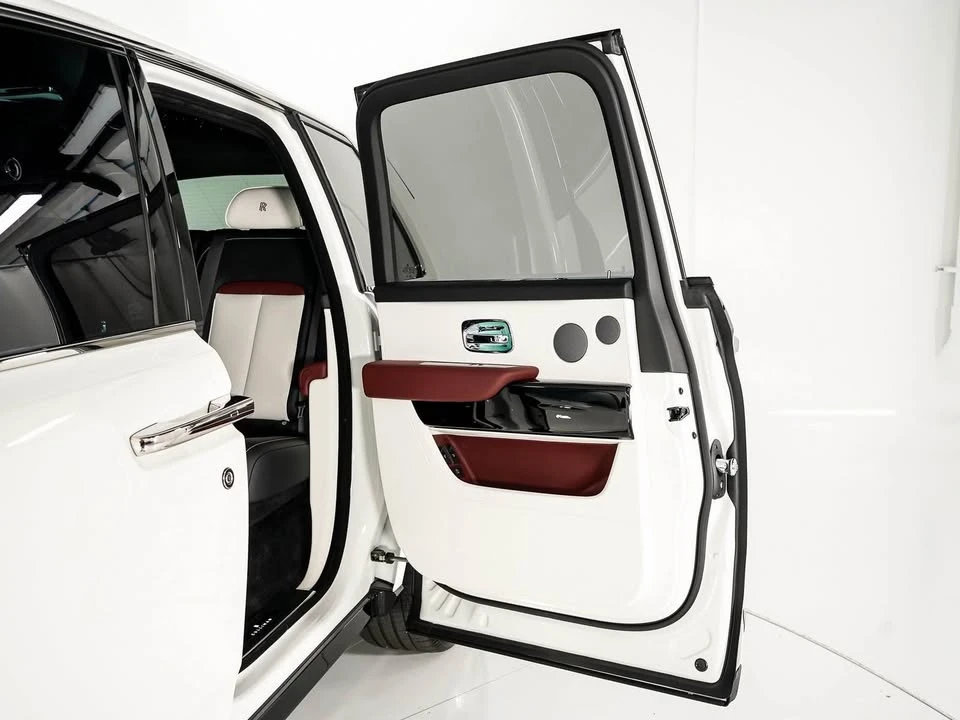2025 Rolls-Royce Cullinan - Image 12 of 19