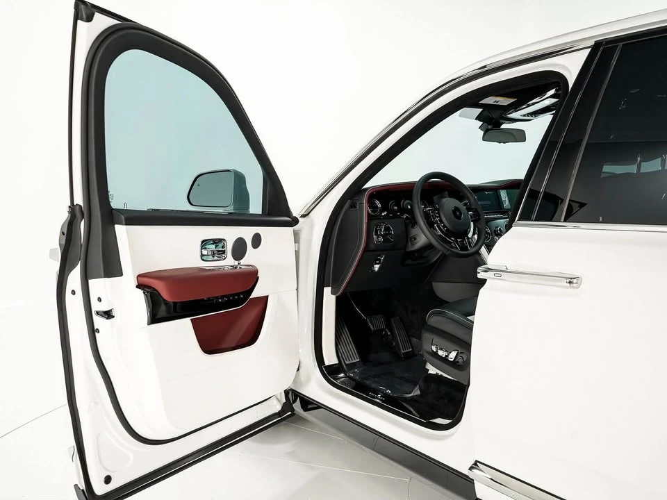 2025 Rolls-Royce Cullinan - Image 6 of 19