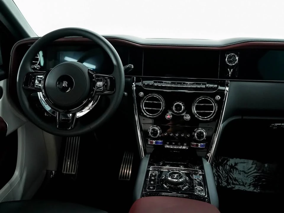 2025 Rolls-Royce Cullinan - Image 16 of 19
