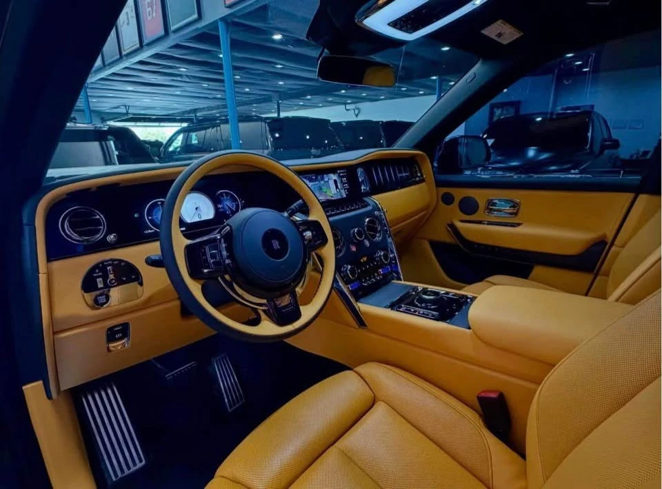 2025 Rolls-Royce Cullinan - Image 13 of 16