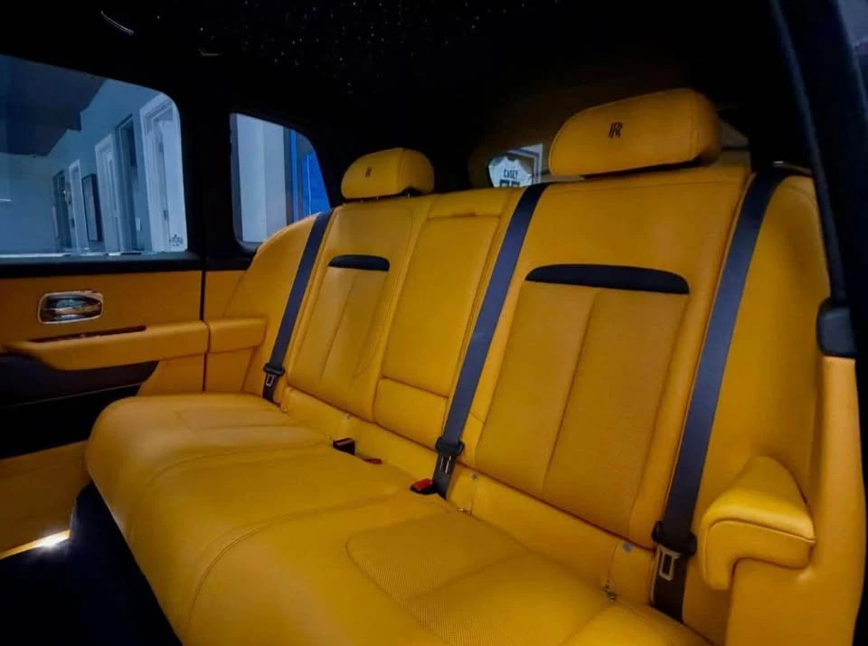 2025 Rolls-Royce Cullinan - Image 15 of 16