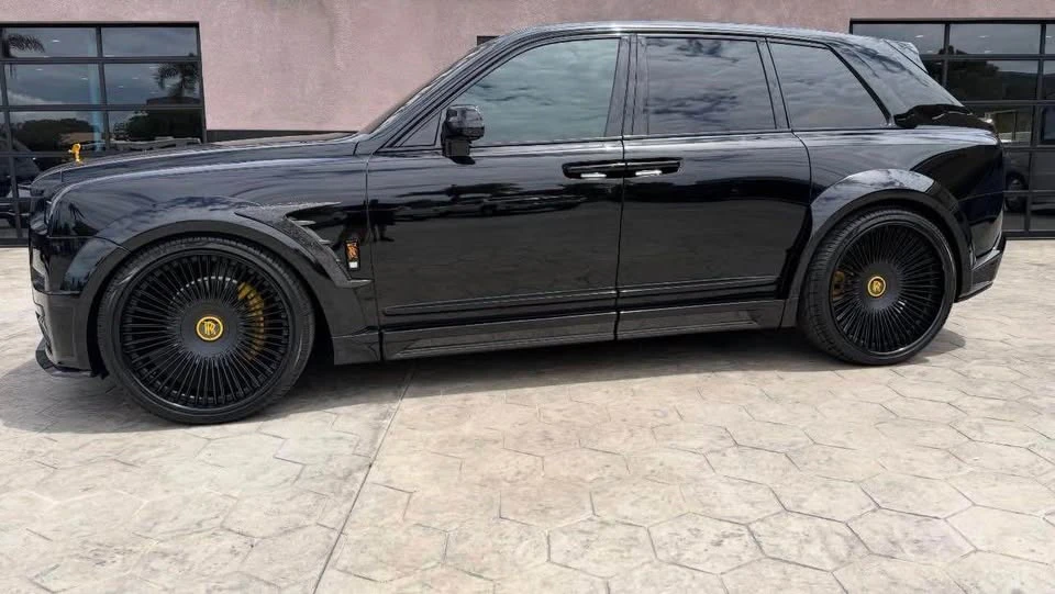 2025 Rolls-Royce Cullinan - Image 2 of 16