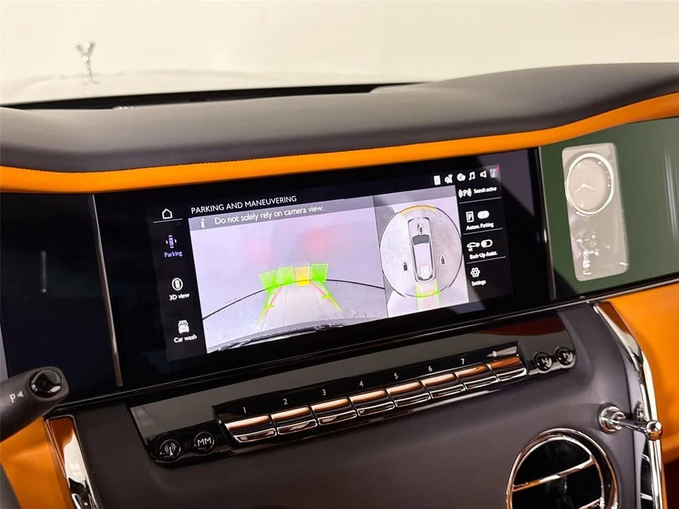 2025 Rolls-Royce Cullinan - Image 17 of 20