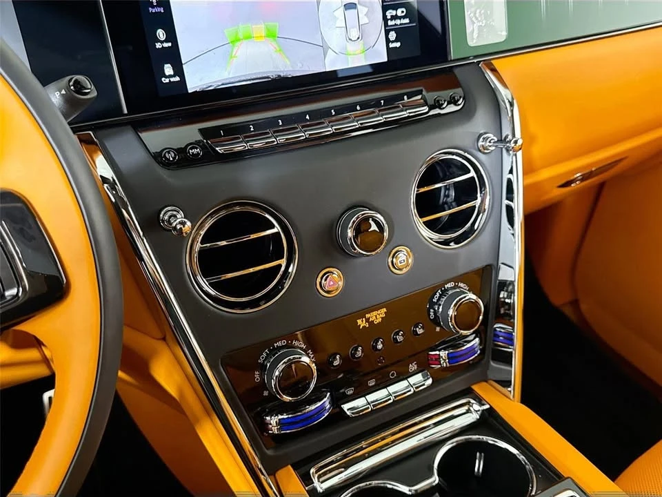 2025 Rolls-Royce Cullinan - Image 19 of 20